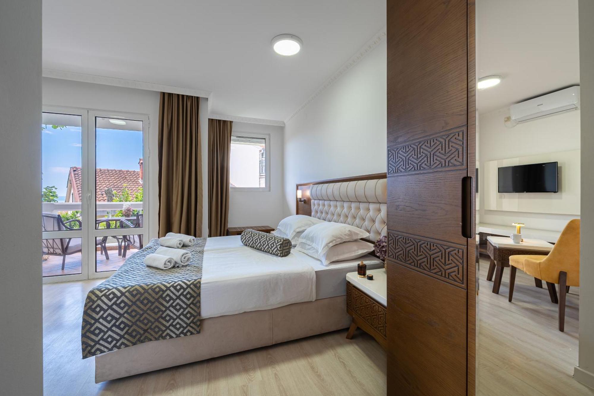 Hotel Adrovic Sveti Stefan Bagian luar foto