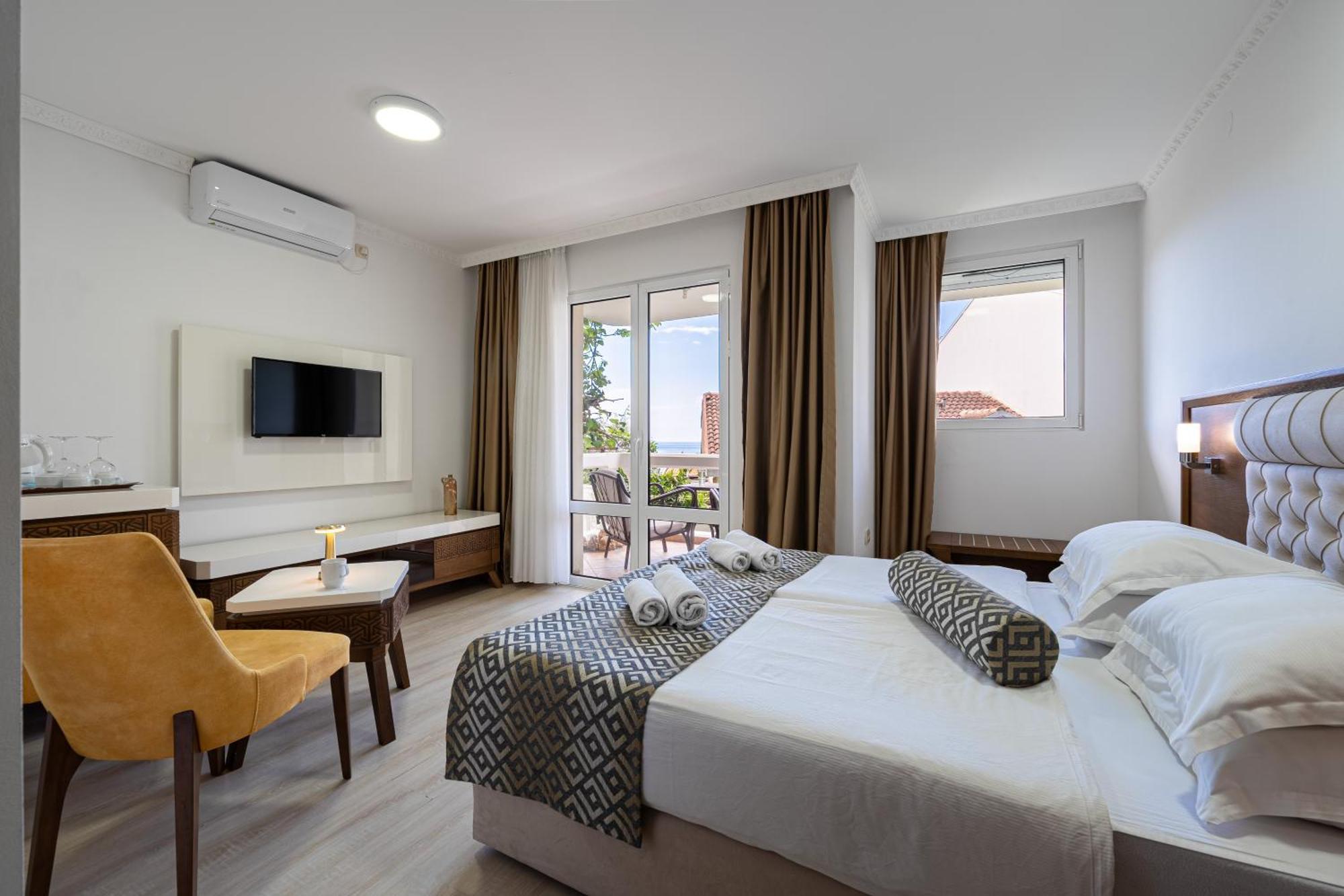 Hotel Adrovic Sveti Stefan Bagian luar foto