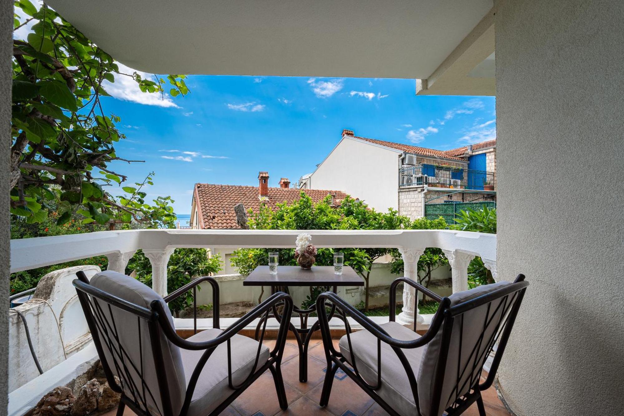 Hotel Adrovic Sveti Stefan Bagian luar foto