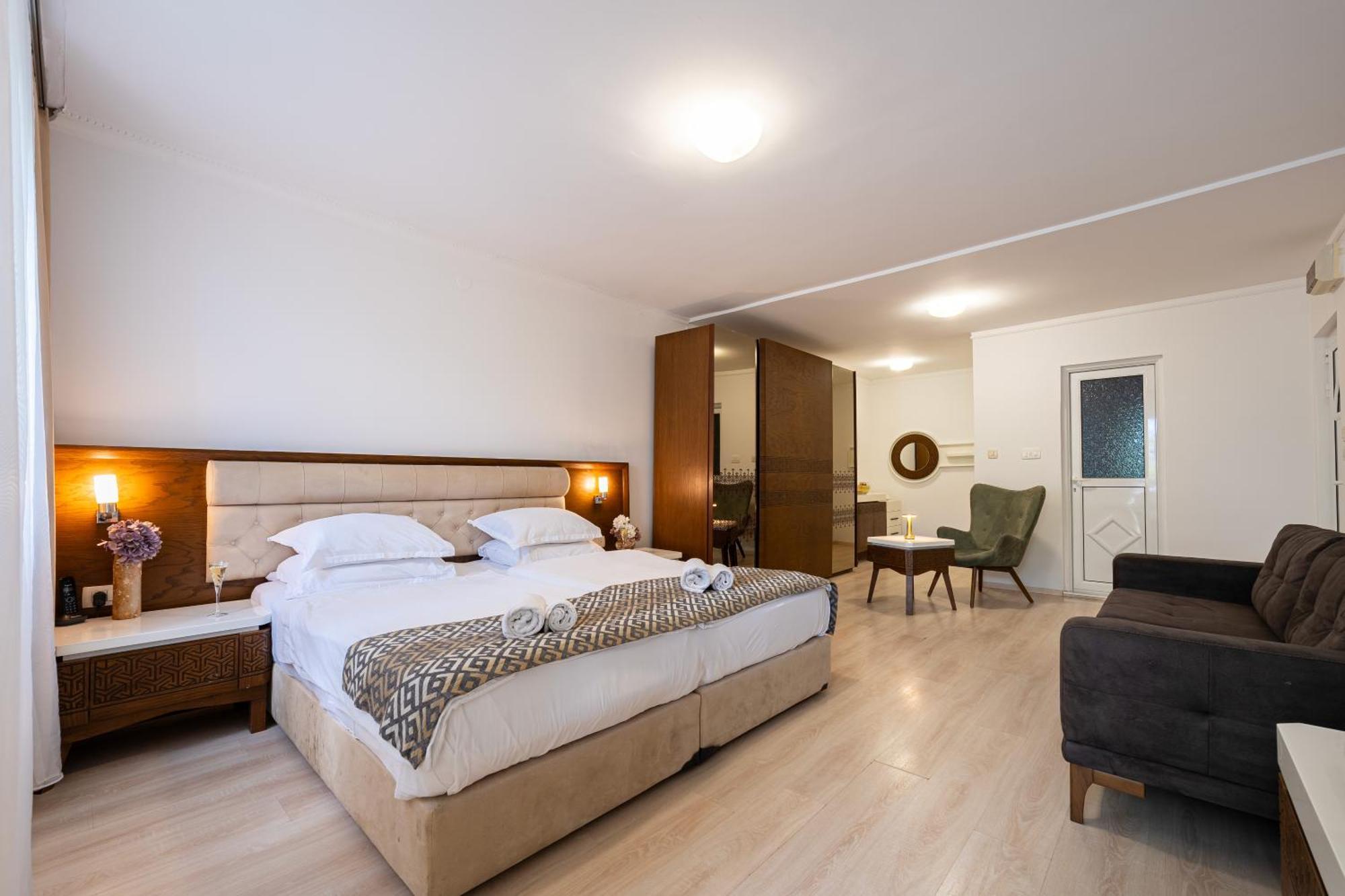 Hotel Adrovic Sveti Stefan Bagian luar foto