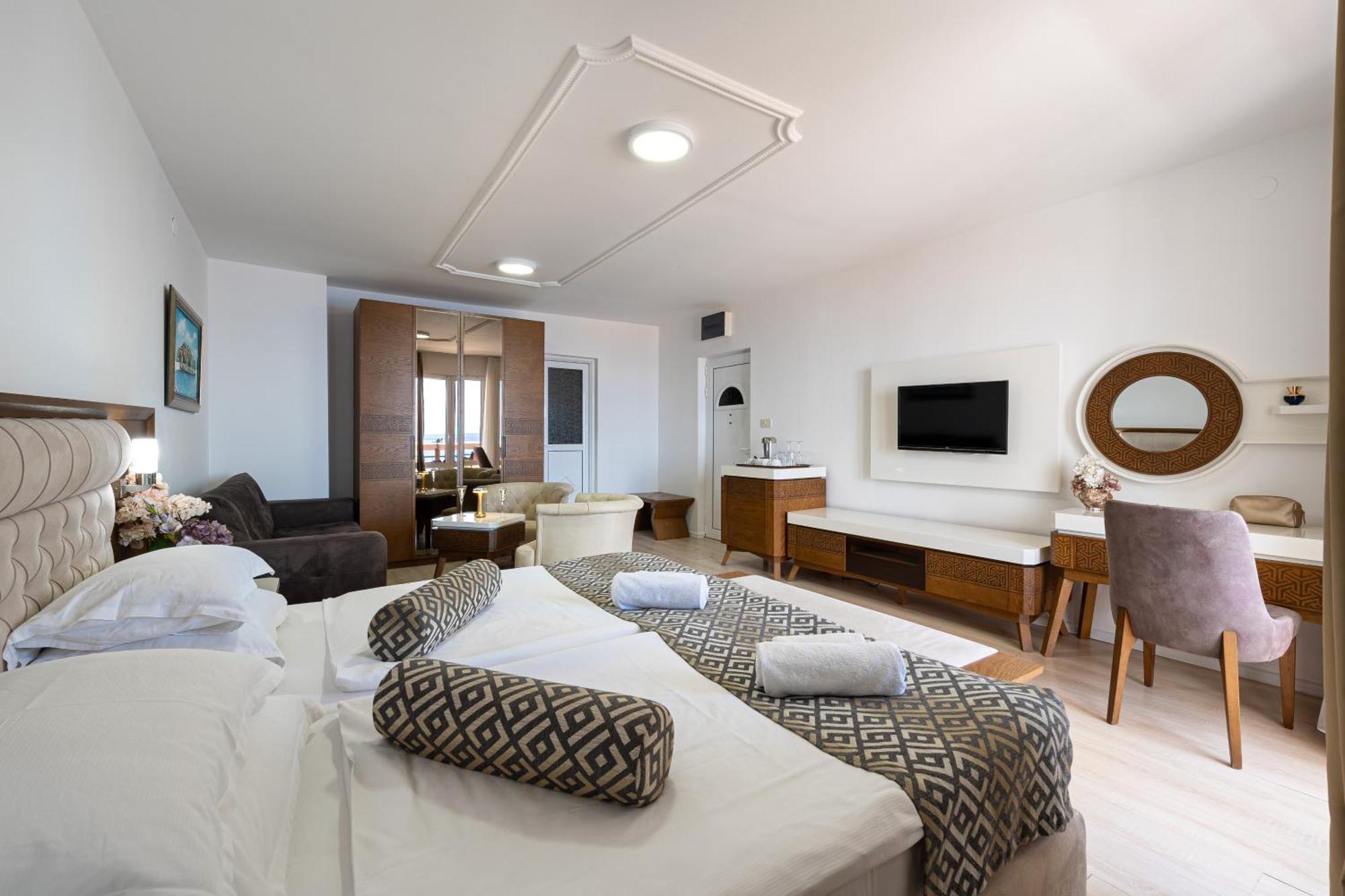 Hotel Adrovic Sveti Stefan Bagian luar foto