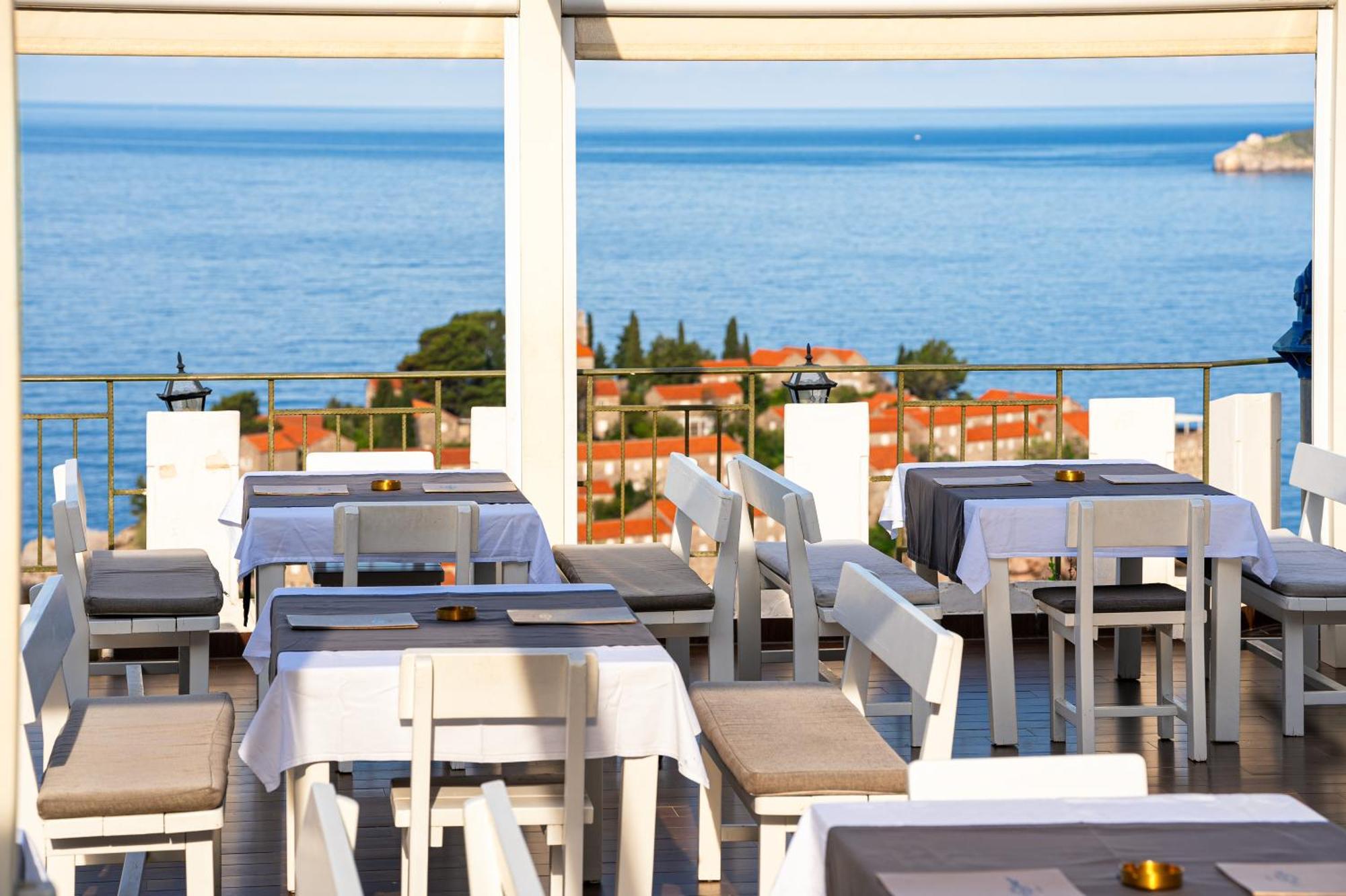 Hotel Adrovic Sveti Stefan Bagian luar foto