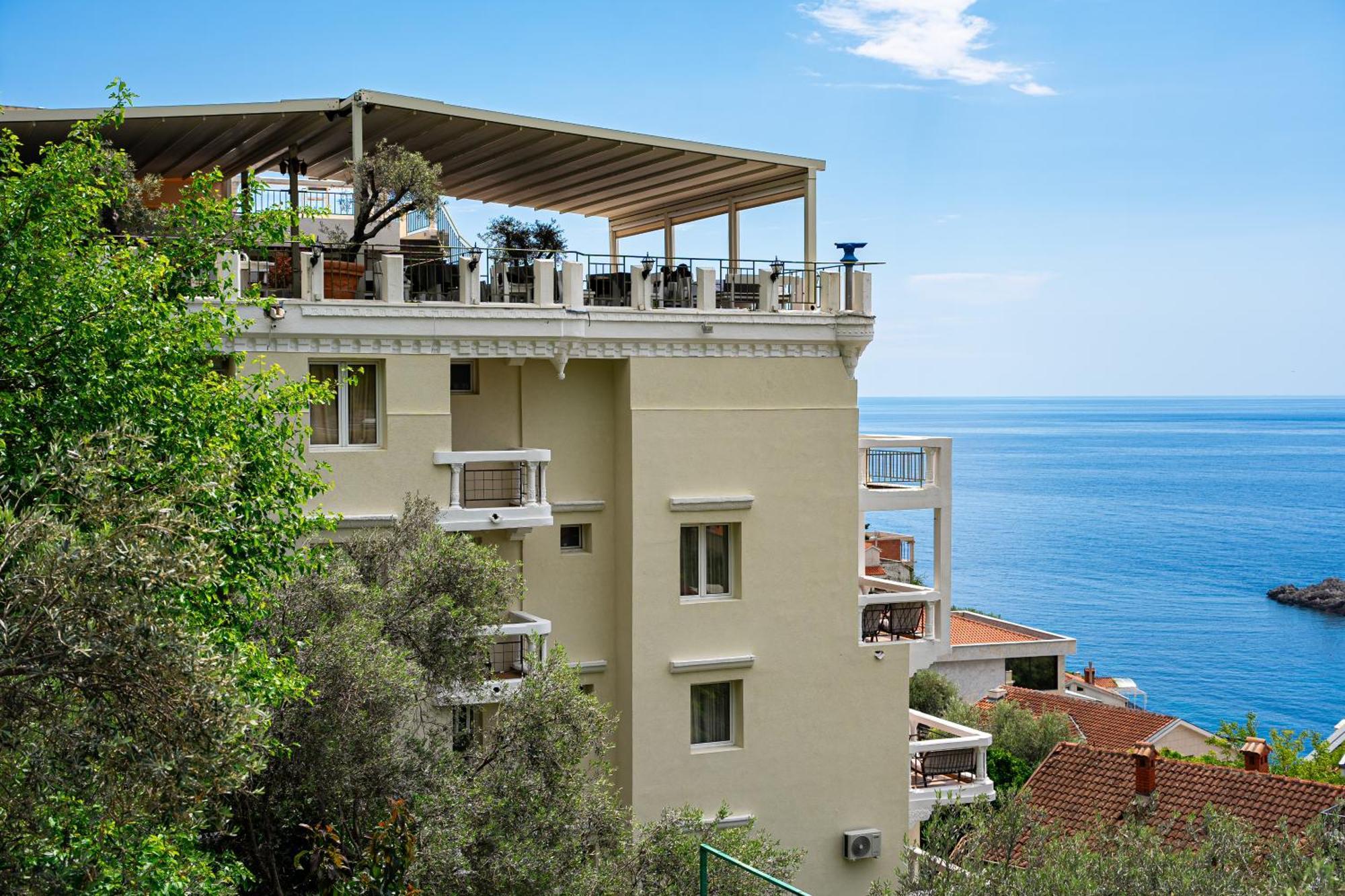 Hotel Adrovic Sveti Stefan Bagian luar foto