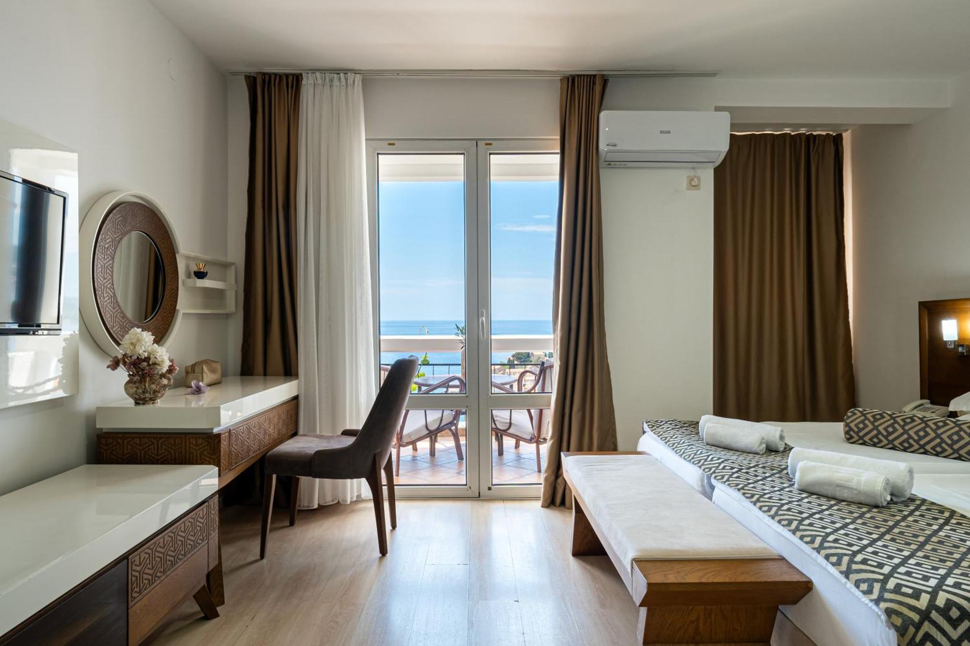 Hotel Adrovic Sveti Stefan Bagian luar foto