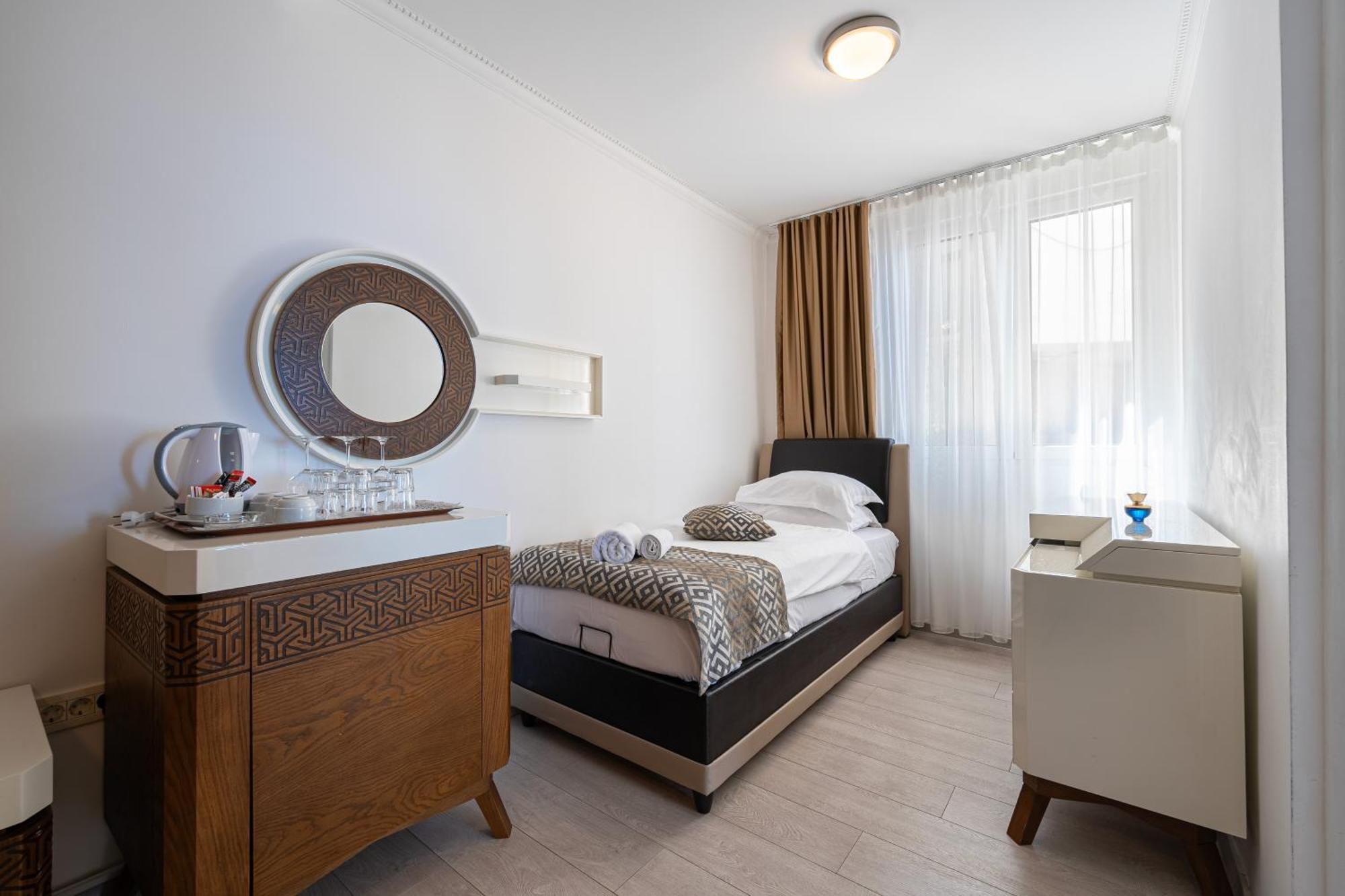 Hotel Adrovic Sveti Stefan Bagian luar foto