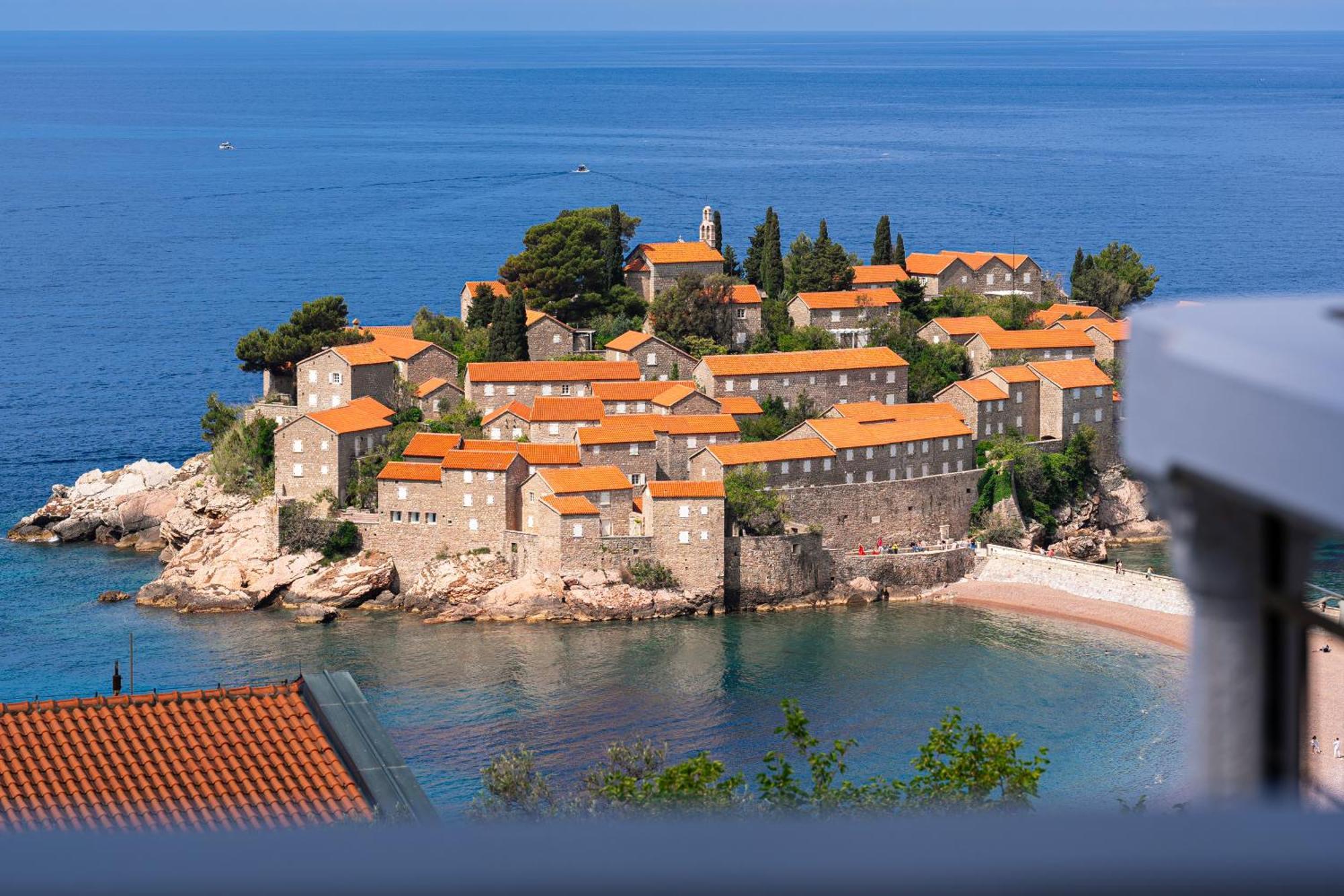 Hotel Adrovic Sveti Stefan Bagian luar foto