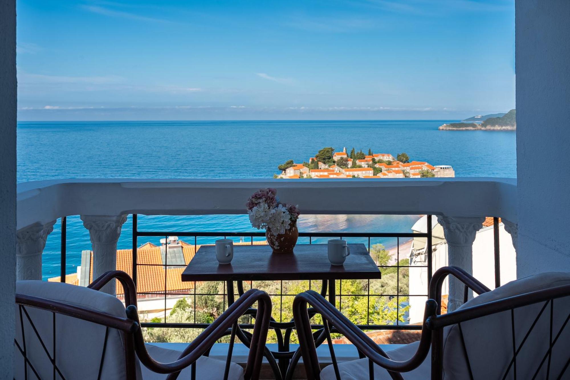 Hotel Adrovic Sveti Stefan Bagian luar foto
