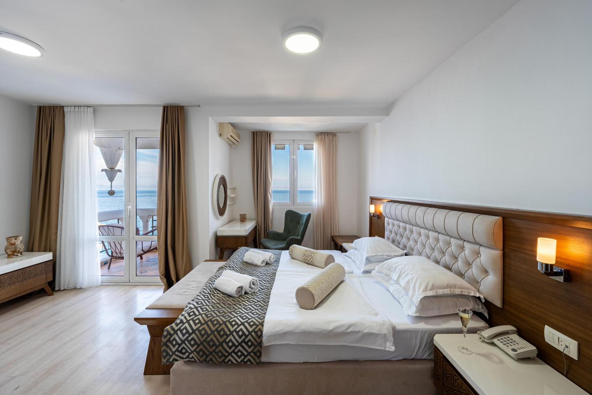 Hotel Adrovic Sveti Stefan Bagian luar foto